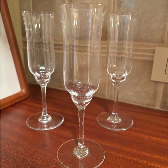 Baccarat Other - Baccarat Set of 3 Capri Champagne Glasses